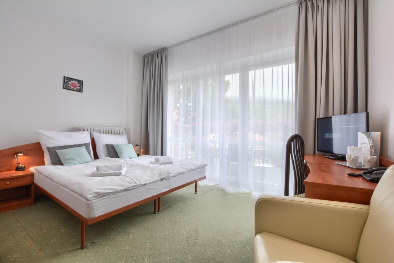 Świeradów-Zdrój Hotel Krysztal מראה חיצוני תמונה